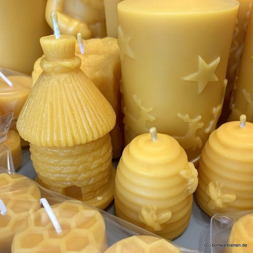 Kerzen und Teelichter aus reinem Bienenwachs